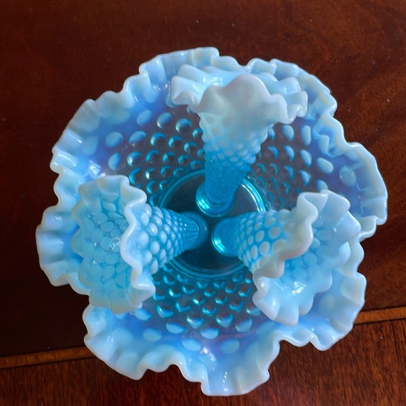 Fenton Blue Opalescent Epergne Mini 3 horn - Picture 3 of 10